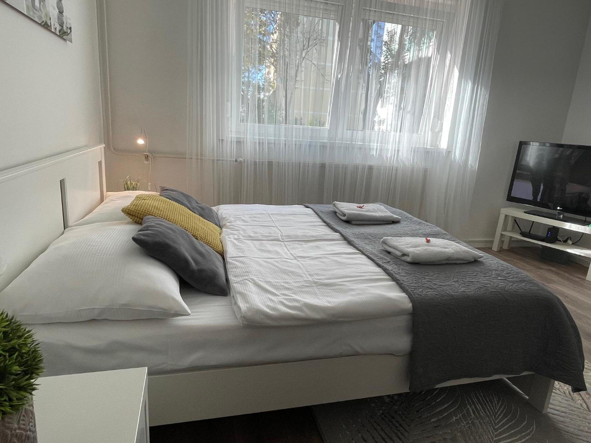 Magnolia Apartman غيور المظهر الخارجي الصورة